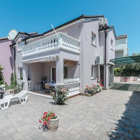 Zsa Zsa Holiday Home Srima Kültér fotó