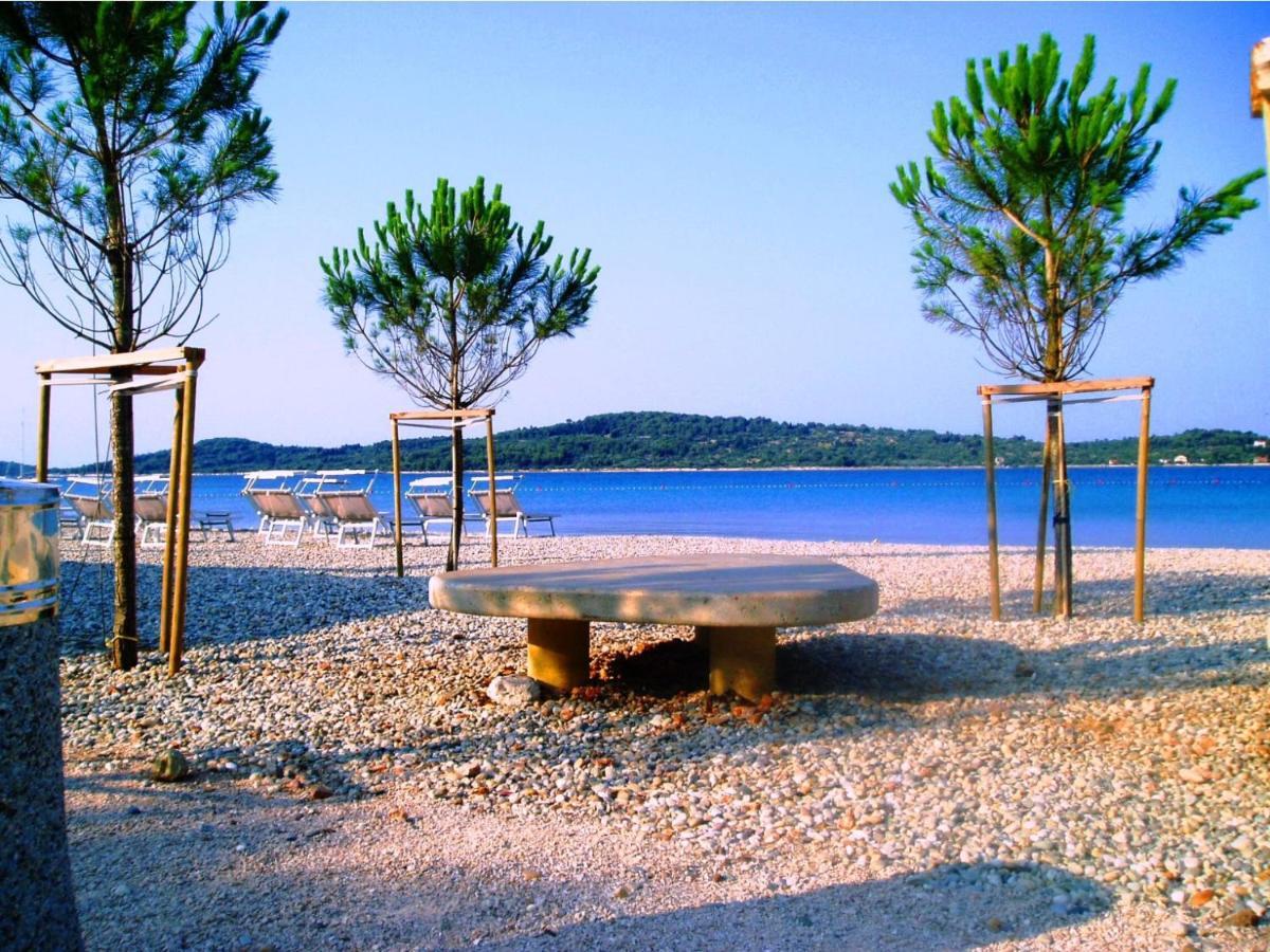 Zsa Zsa Holiday Home Srima Kültér fotó