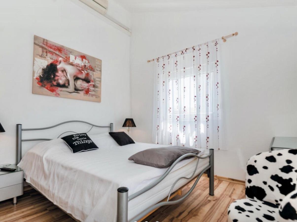 Zsa Zsa Holiday Home Srima Kültér fotó