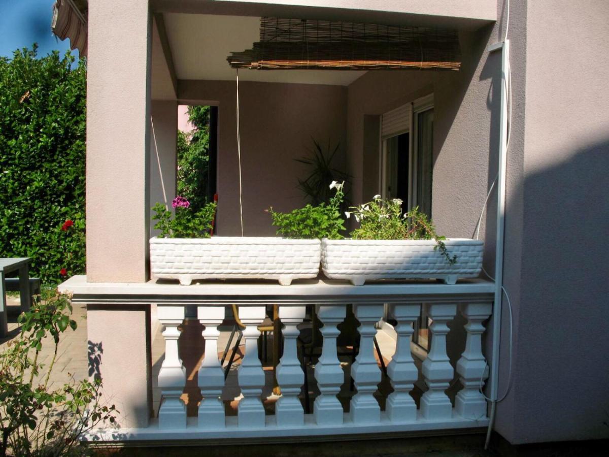 Zsa Zsa Holiday Home Srima Kültér fotó