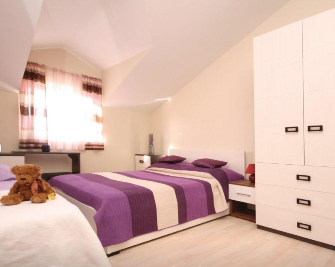 Zsa Zsa Holiday Home Srima Kültér fotó