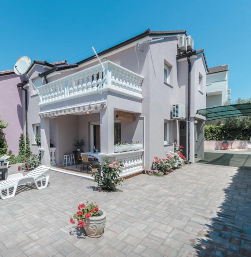 Zsa Zsa Holiday Home Srima Kültér fotó
